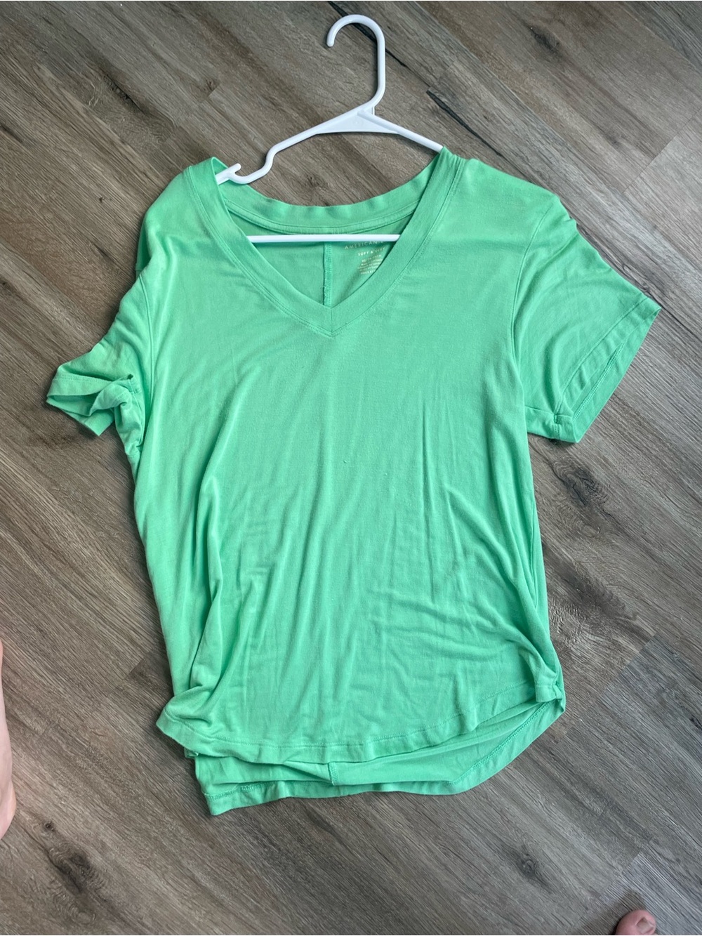 American Eagle Outfitters Mint Green V‑Neck Short Sleeve Tee